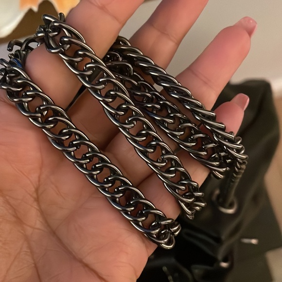 Black Hobo Bag with scrunch strap - Picture 2 of 4